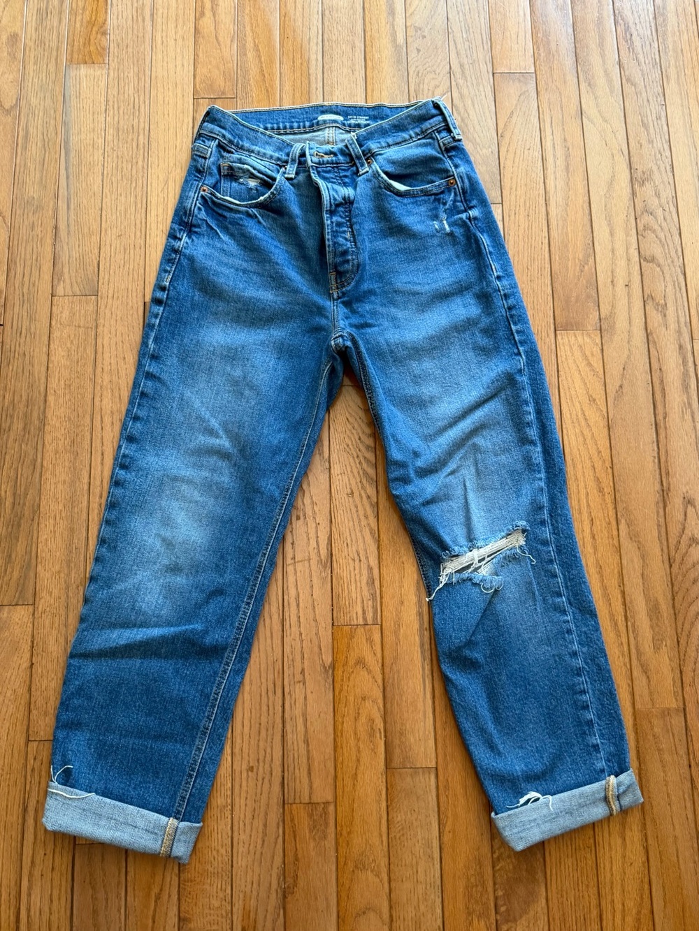 Old Navy Blue Relaxed Women's Jeans with Knee Distress
